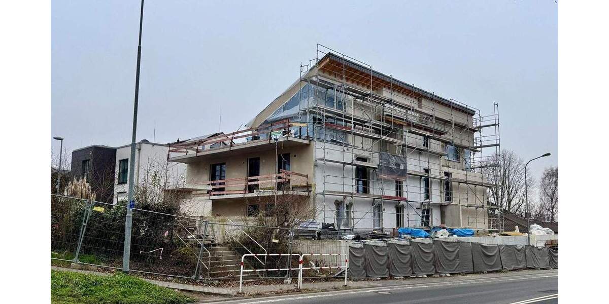 Eigentum in Exklusiver Toplage - Raum für Ihre Visionen, mit umfangreichem Premium-Ausstattungspaket 4 zimmer