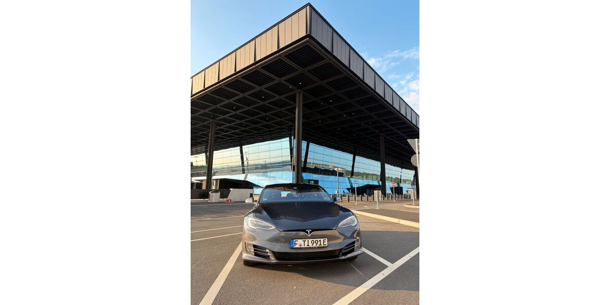 Tesla Model S 118.000 km 29.500 &euro; Frankfurt 60311