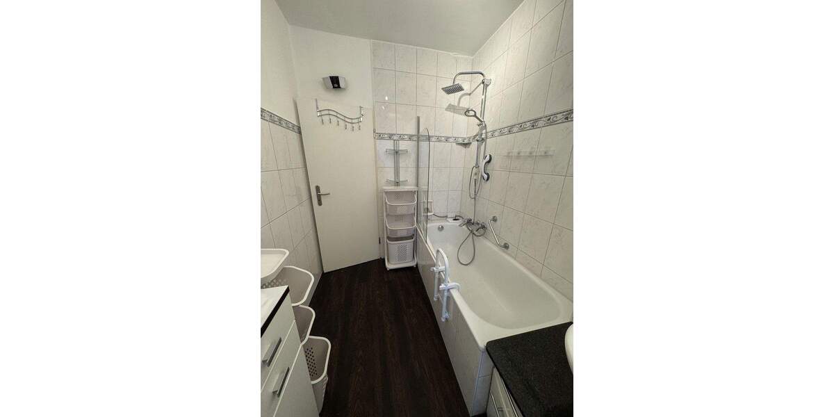 Möblierte 3-Zimmer-Wohnung (90 m²) mit Balkon, Klima & EBK - Nähe EZB 3 zimmer