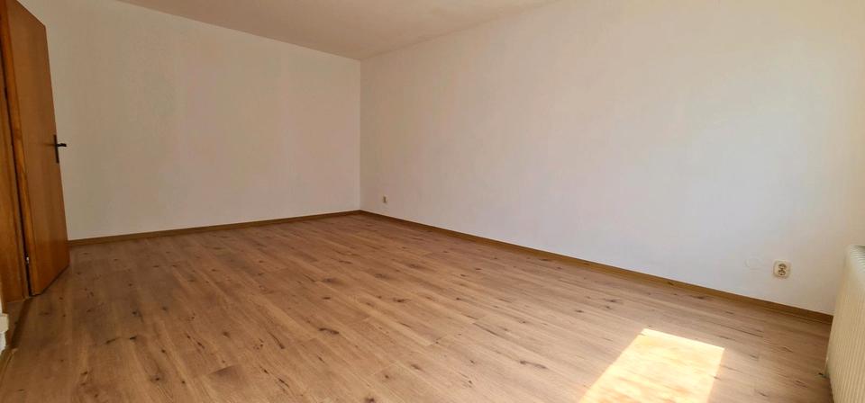 Einfamilienhaus Niedernhausen - 6 Zimmer, 155 m&sup2;, 3.000&euro; | Angebot:24980995
