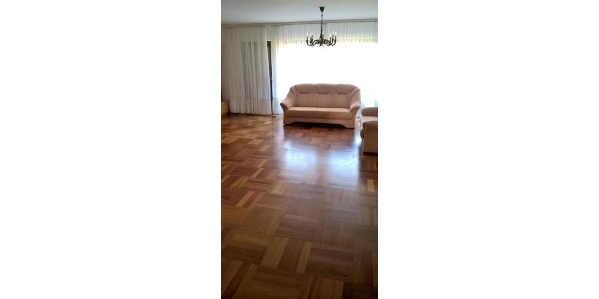 Bungalow Babenhausen - 6 Zimmer, 156 m&sup2;, 1.650&euro; | Angebot:26102448