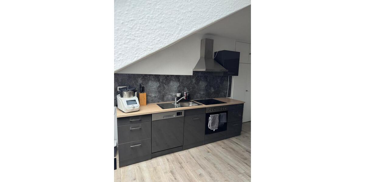 Dachgeschoßwohnung Weiterstadt - 4 Zimmer, 128 m&sup2;, 1.300&euro; | Angebot:25161520
