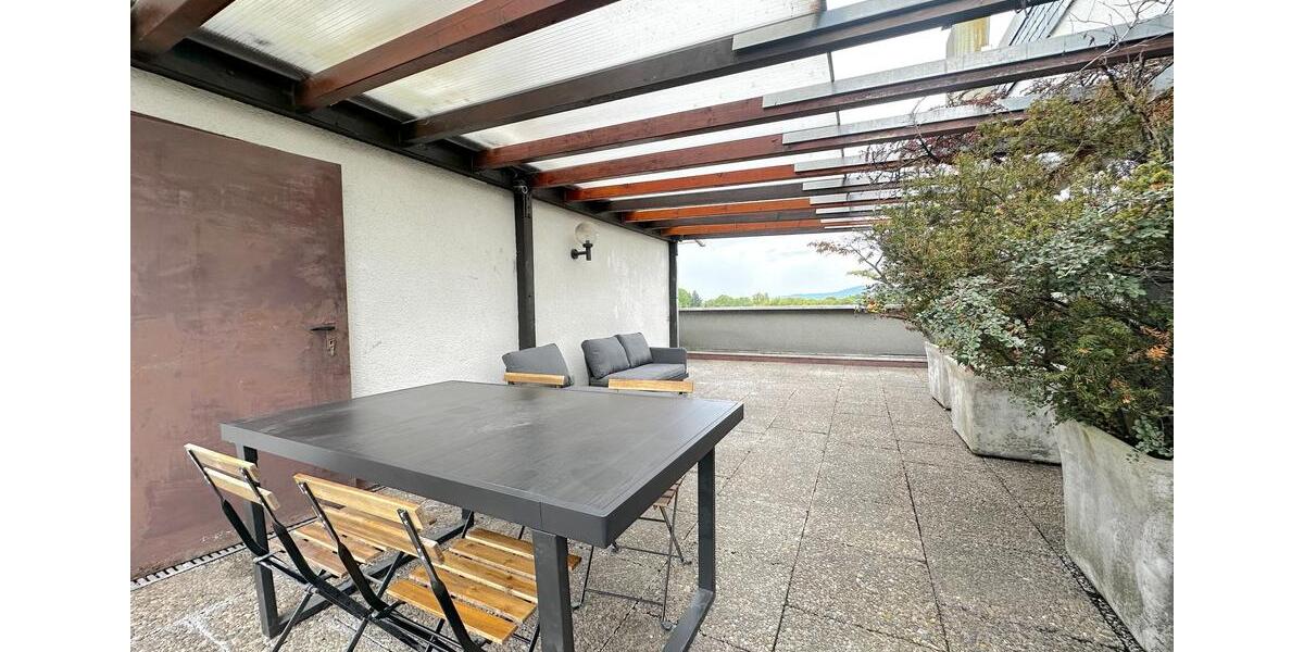 NEWNeues - Charmante Penthouse-WG in Frankfurt am Main - Noch 3 Zimmer frei. 8 zimmer