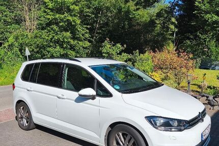 VW Touran 74.500 km 16.500 &euro; Niedernhausen- Engenhahn/Wilpark 65527