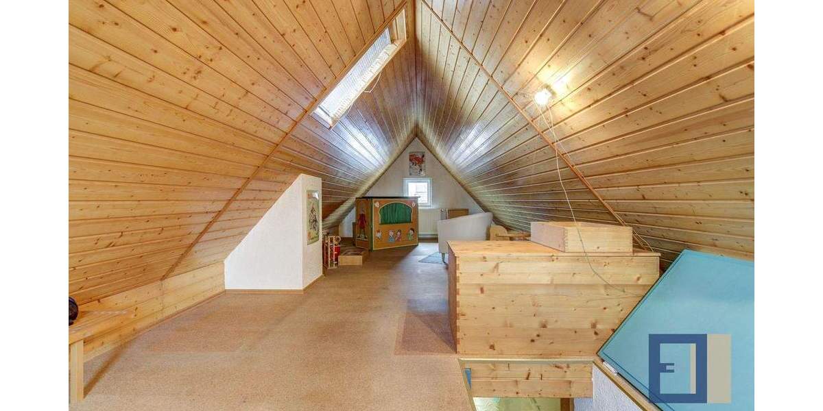 Einfamilienhaus Bischofsheim - 9 Zimmer, 215 m&sup2;, 529.950&euro; | Angebot:25691148