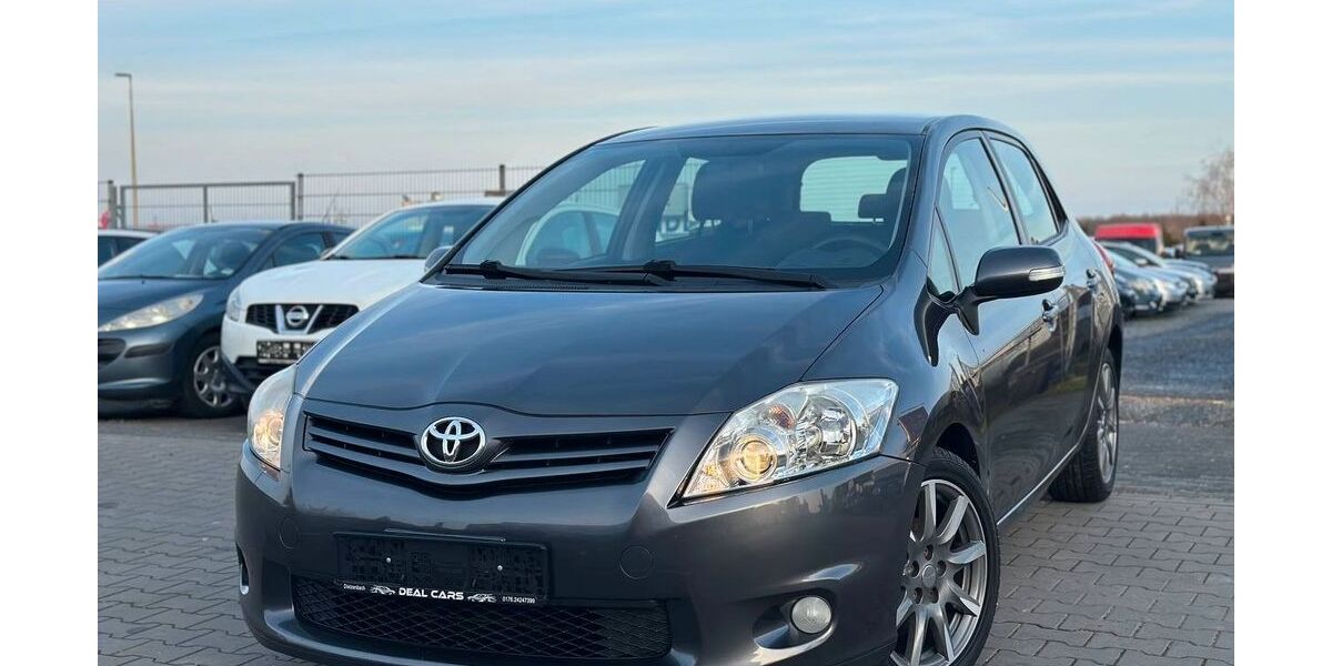 Toyota Auris 127.000 km 7.799 &euro; Dietzenbach 63128