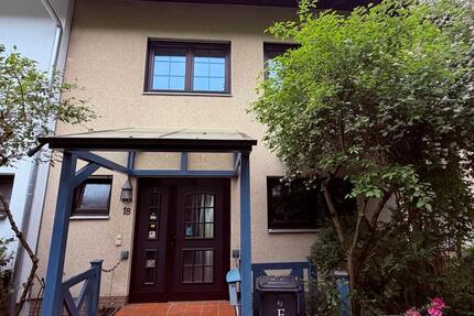 Haus Frankfurt am Main Oberrad - 6 Zimmer, 155 m&sup2;, 2.500&euro; | Angebot:26594364