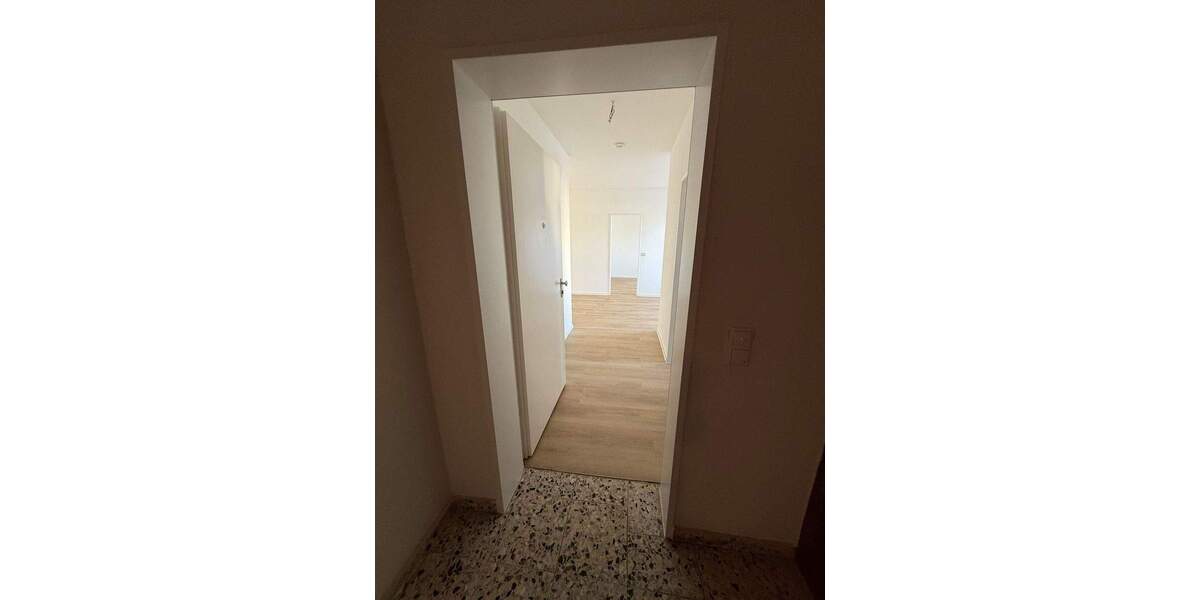 Etagenwohnung Rüsselsheim am Main Rüsselsheim - 2 Zimmer, 77 m&sup2;, 1.050&euro; | Angebot:25771461