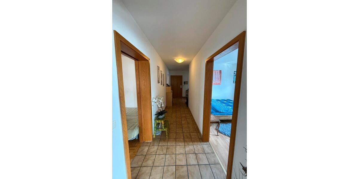 Etagenwohnung Hofheim am Taunus - 3 Zimmer, 97 m&sup2;, 1.300&euro; | Angebot:25775218