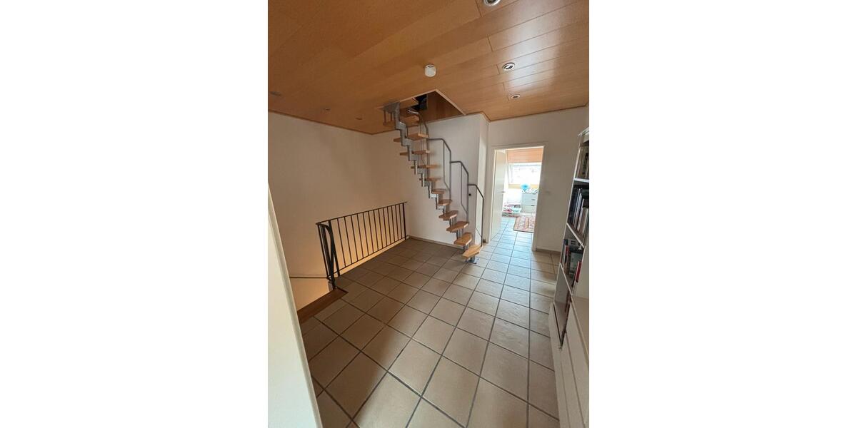 Schöne 4-Zimmer-Wohnung plus ausgebauter Dachboden 4 zimmer