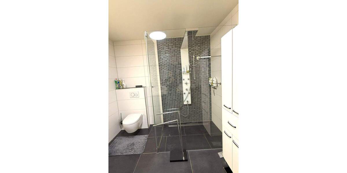 Frankfurt | Exklusives Einfamilienhaus mit Sauna, Kamin & Wintergarten – Privat 5 zimmer