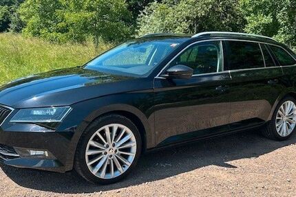 Skoda Superb 128.000 km 19.500 &euro; Eppstein 65817