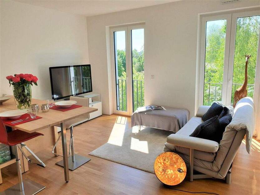 2-ZW mit Loggia und EBK, grüne Lage - F-Mertonviertel 2 zimmer