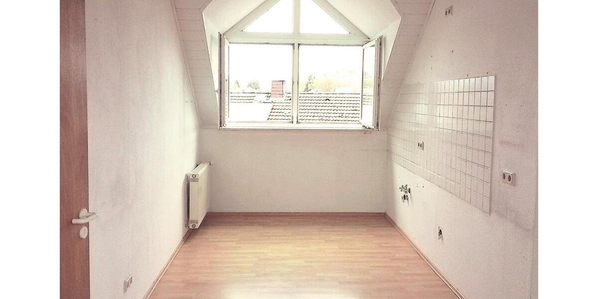 Dachgeschoßwohnung Niedernhausen - 3.5 Zimmer, 81 m&sup2;, 235.000&euro; | Angebot:24626402