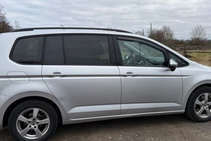 VW Touran 223.000 km 14.500 &euro; Hanau 63456