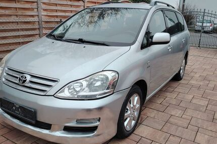 Toyota Avensis Verso 236.000 km 3.300 € Frankfurt am Main 65933