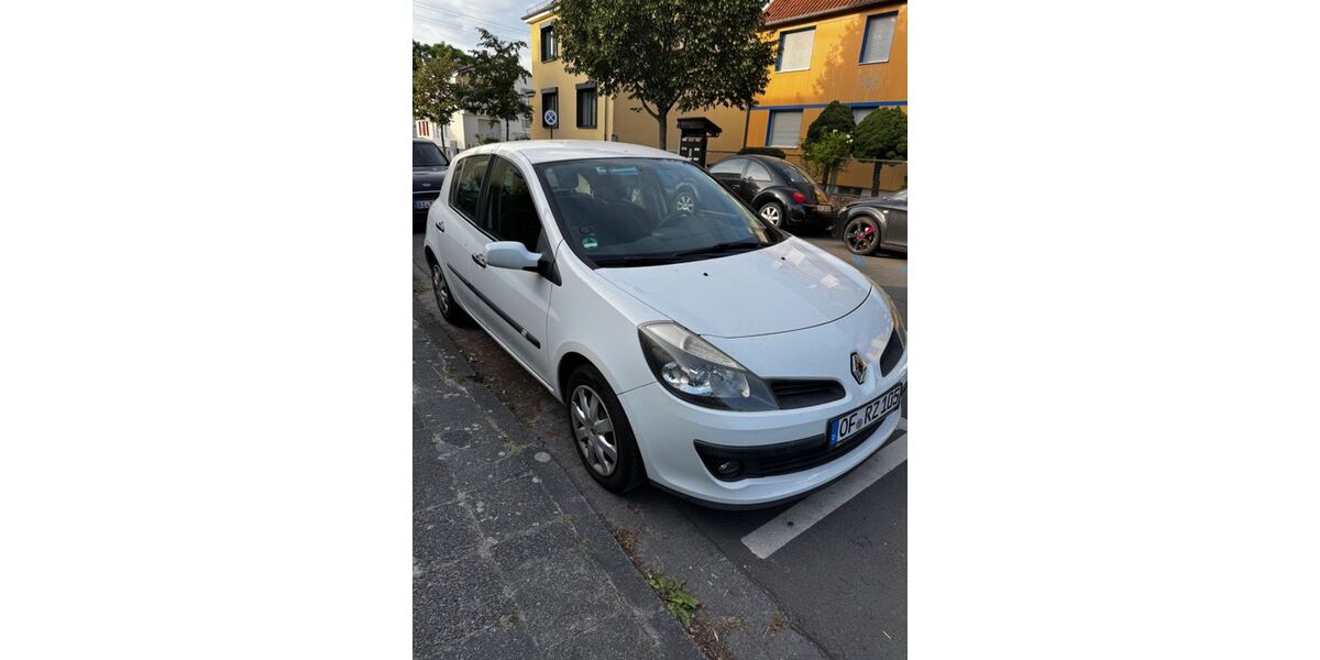 Renault Clio 246.000 km 2.250 &euro; Offenbach 63065