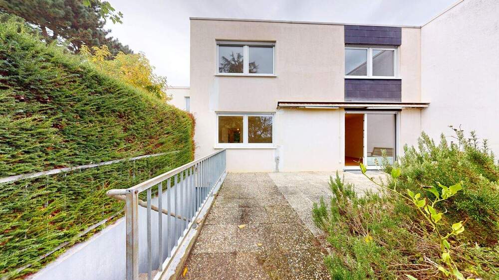 Reihenmittelhaus Frankfurt am Main Niederursel - 4 Zimmer, 125 m&sup2;, 650.000&euro; | Angebot:25815007