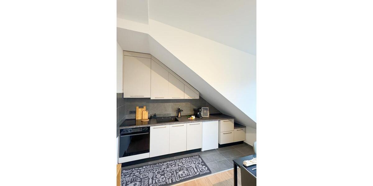 ERSTBEZUG | voll möbilierte Dachgeschosswohnung | 42qm | 1.5 zimmer