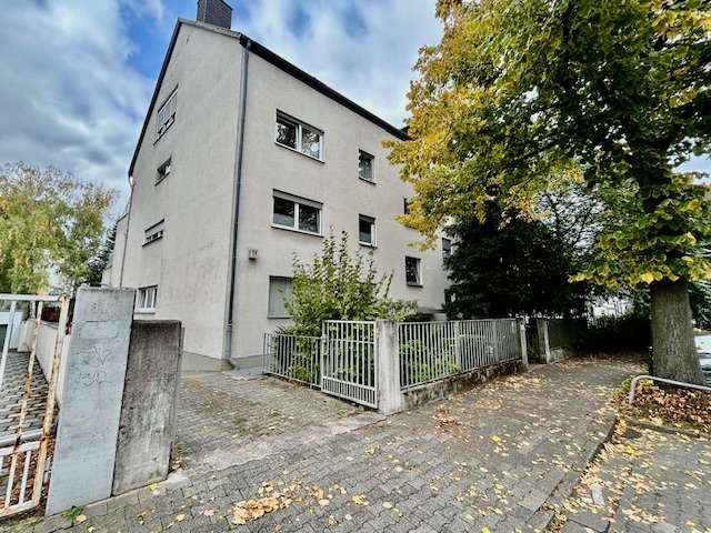 Haus zum Kaufen in Frankfurt 3.150.000 € 1023 m² 22 zimmer