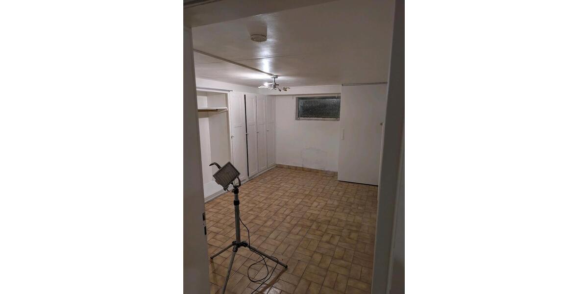 Etagenwohnung Frankfurt am Main Nord-West - 15 Zimmer, 1 m&sup2;, 1.855&euro; | Angebot:24549347