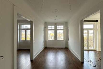 Wohnung zum Mieten in Frankfurt-Sachsenhausen 2.996 € 142.64 m² 5 zimmer