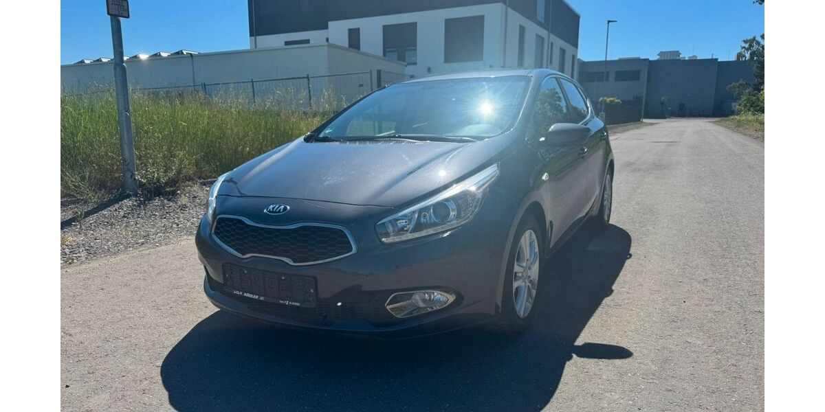 Kia ceed / Ceed 69.000 km 8.900 &euro; Friedrichsdorf 61381