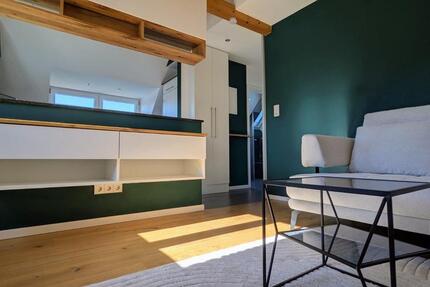 Moderne Single-Dachgeschosswohnung (voll möbliert) 2 zimmer