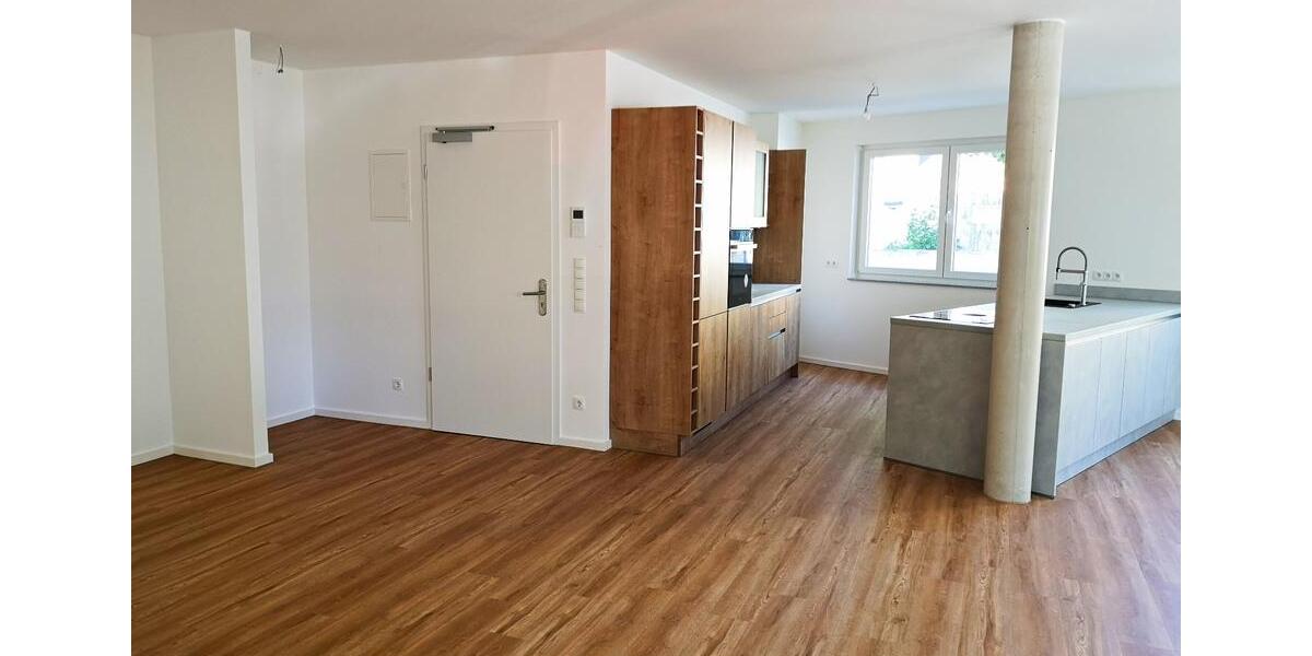 Erdgeschoßwohnung Frankfurt am Main Fechenheim - 2 Zimmer, 82 m&sup2;, 1.400&euro; | Angebot:25129076