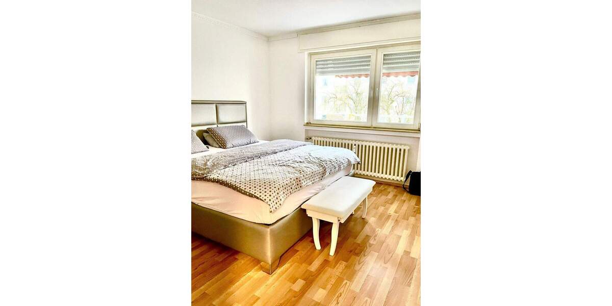 Lichtdurchflutete 4-Zimmer-Wohnung · 96 m² · Mainufer 4 zimmer