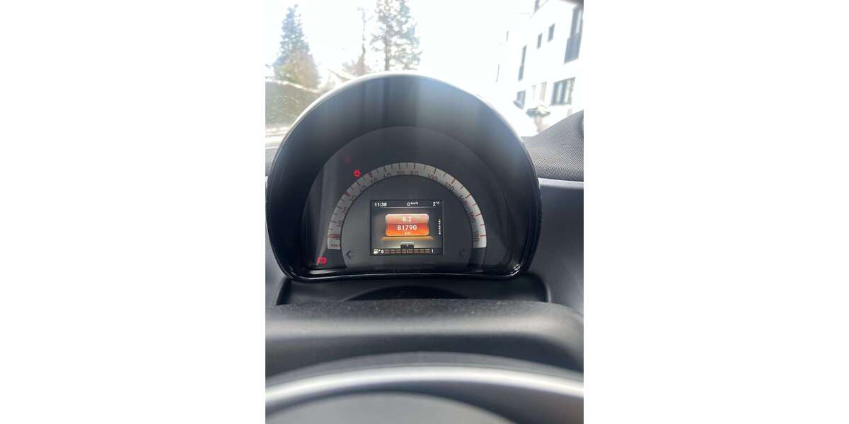 Smart forFour 81.790 km 7.500 &euro; Frankfurt 60435