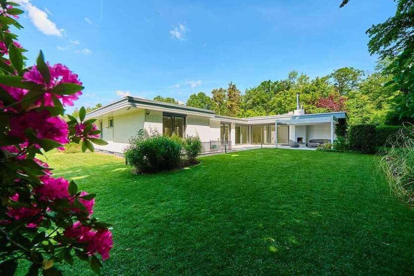Haus zum Kaufen in Dreieich 2.270.000 € 193.86 m²