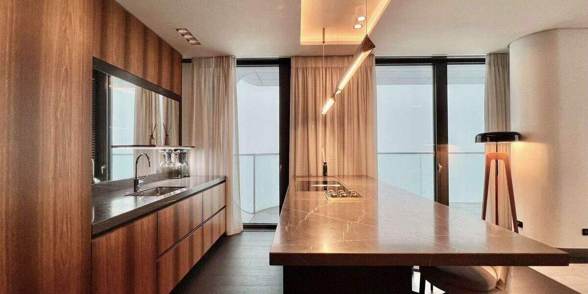 Ganz oben wohnen: Exklusive Designwohnung im 44. Stock des Grand Towers - Erstbezug! 2 zimmer