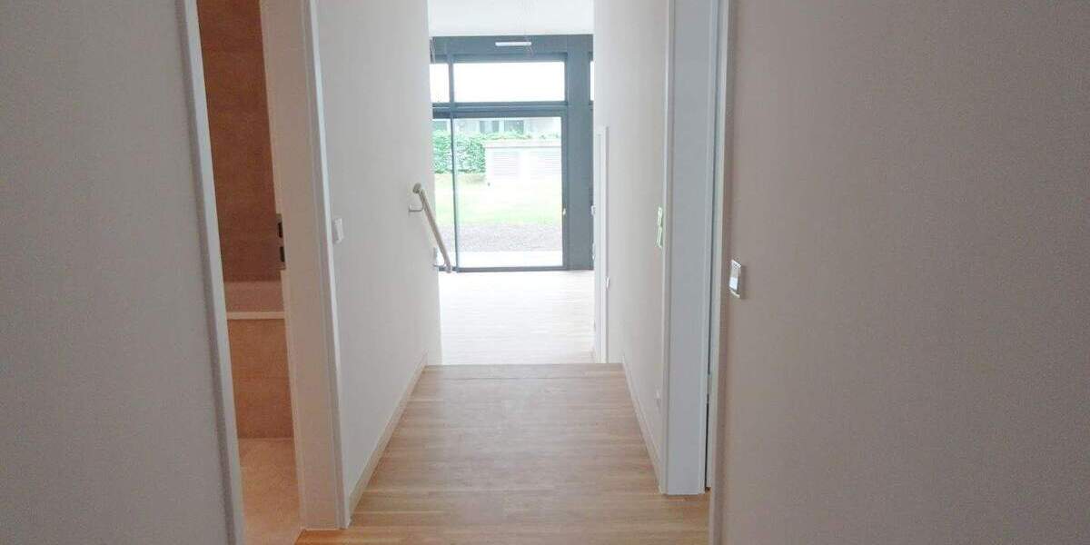 Terrassenwohnung Frankfurt am Main Schwanheim - 3 Zimmer, 104 m&sup2;, 1.900&euro; | Angebot:25815069