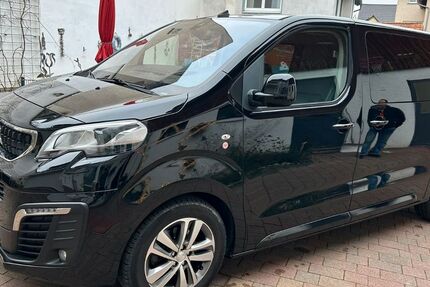 Peugeot Traveller 90.000 km 28.200 &euro; Rüsselsheim 65428