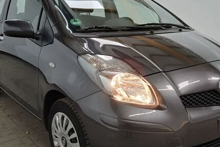 Toyota Yaris 82.000 km 5.499 &euro; Frankfurt/Main 65933