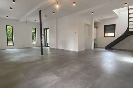 Haus Friedrichsdorf - 4 Zimmer, 149 m&sup2;, 2.160&euro; | Angebot:25755723