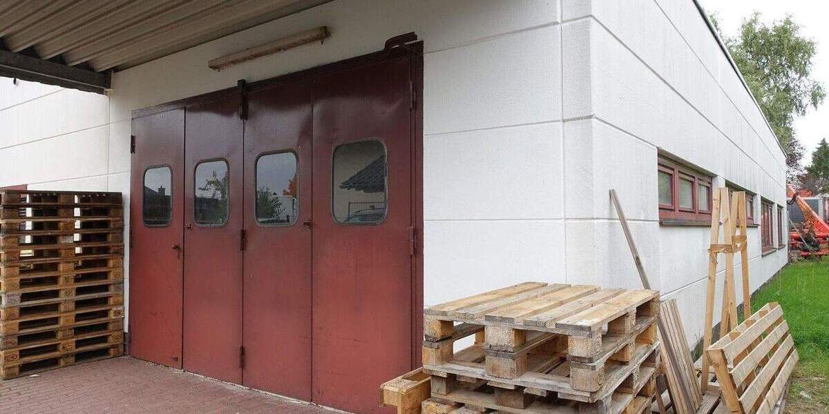 Grundstück (3.383 m²) mit Produktionshalle (900 m²) und Bürogebäude (590 m²) zimmer