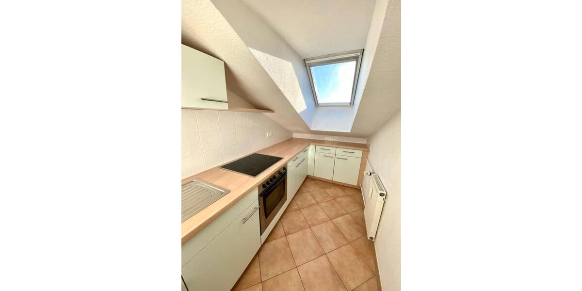 Dachgeschoßwohnung Frankfurt am Main Nied - 1.5 Zimmer, 28 m&sup2;, 730&euro; | Angebot:26425619