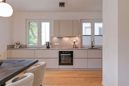 Wohnung Frankfurt am Main Mitte-Nord - 2 Zimmer, 85 m&sup2;, 675.000&euro; | Angebot:23080418