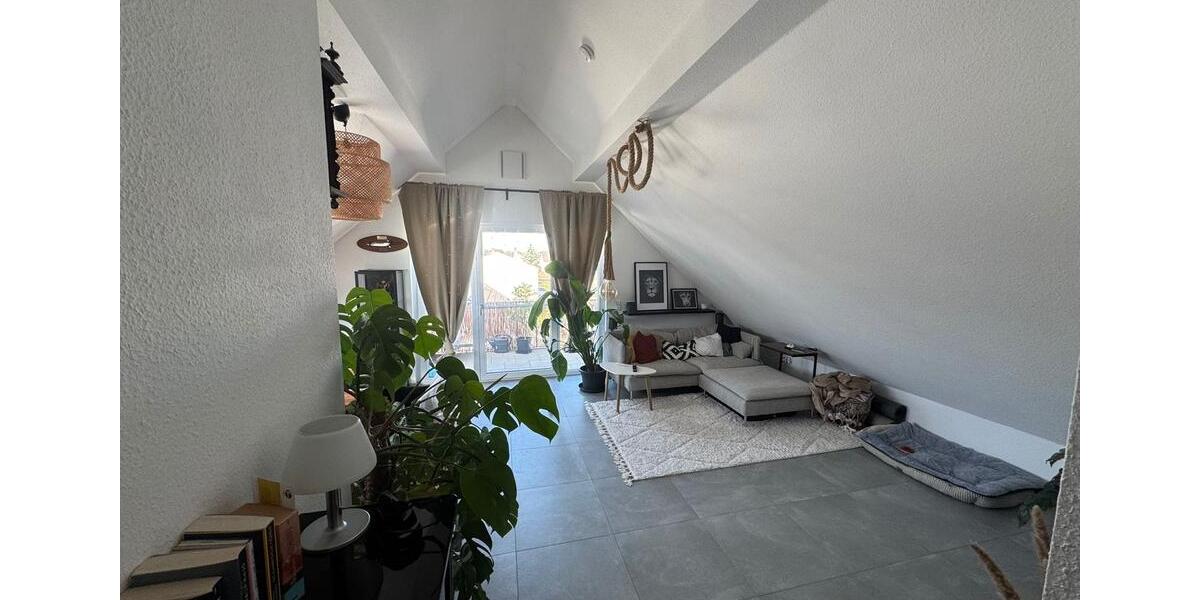 Dachgeschoßwohnung Darmstadt Bessungen - 3 Zimmer, 89 m&sup2;, 1.350&euro; | Angebot:26393167