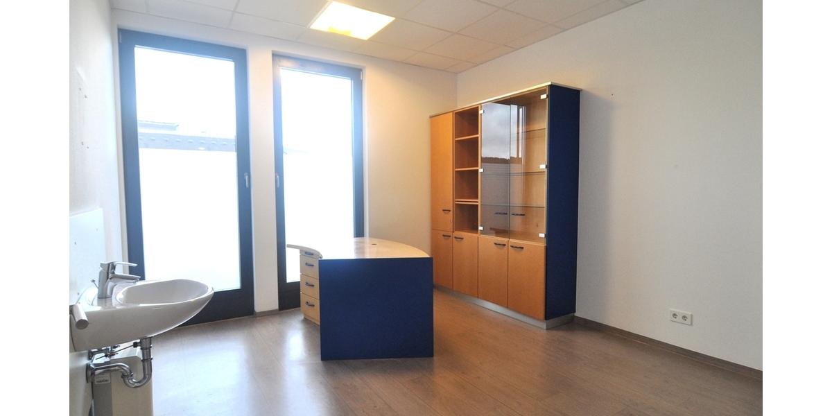Praxis- oder Bürofläche mit Penthouse-Feeling im modernen Ärztehaus - Gewerbeobjekt Königstein | Angebot:26975149