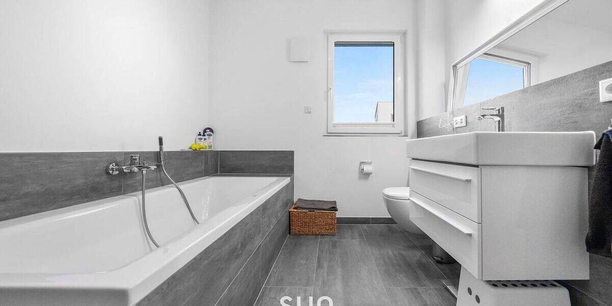 Reihenmittelhaus Frankfurt am Main Kalbach-Riedberg - 6 Zimmer, 170 m&sup2;, 1.099.000&euro; | Angebot:26703616