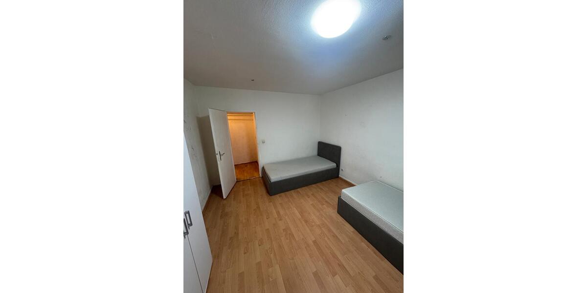 Erdgeschoßwohnung Frankfurt am Main Ost - 4 Zimmer, 90 m&sup2;, 1.300&euro; | Angebot:26454166