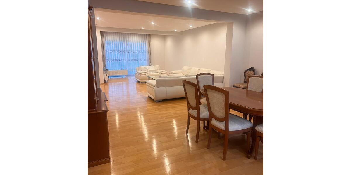 3,5 Zimmer Wohnung 2 Etagen mit Balkon, Terrasse, Garten 3.5 zimmer