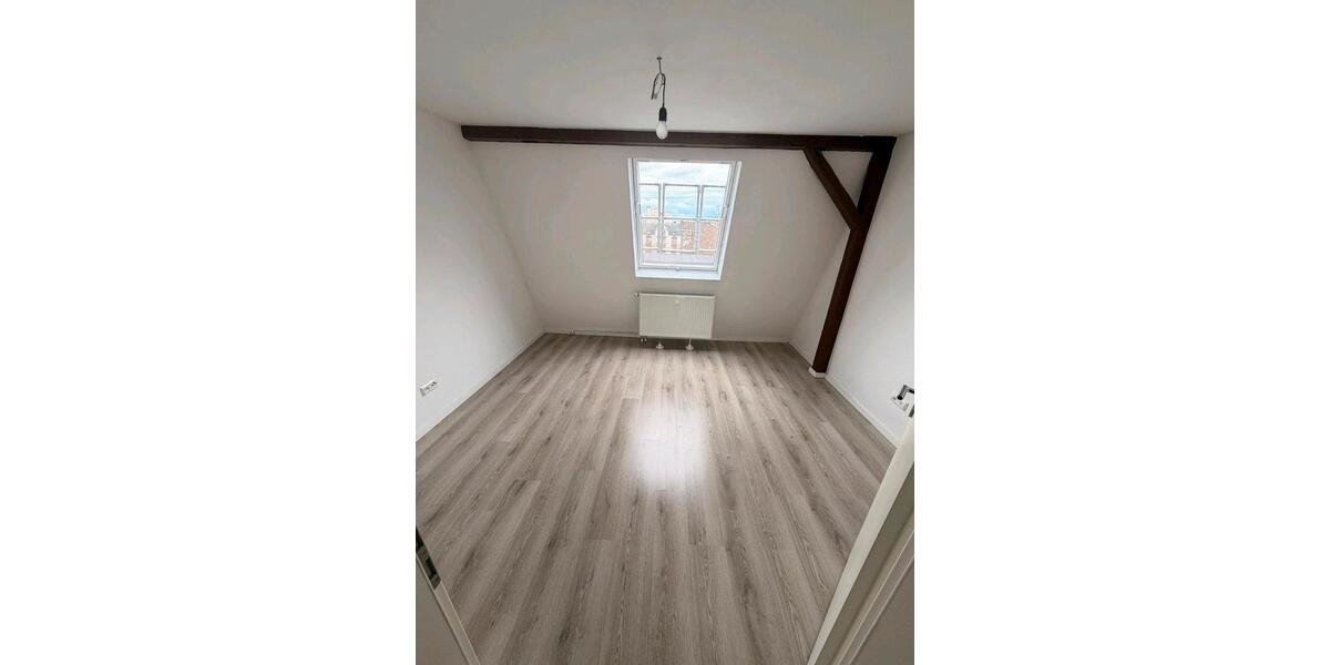 Dachgeschoßwohnung Offenbach am Main Buchrain - 3 Zimmer, 80 m&sup2;, 1.250&euro; | Angebot:26378290