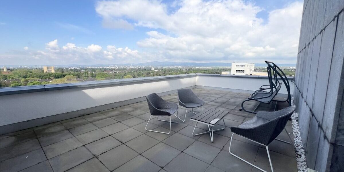 Frankfurt-Eckenheim: Toller Ausblick! Schöne 3-Zimmer-Wohnung mit Dachterrasse! 3 zimmer