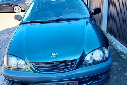Toyota Avensis 165.340 km 2.700 &euro; Frankfurt am Main 60386