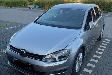 VW Golf 228.000 km 7.900 &euro; Schwalbach am Taunus 65824