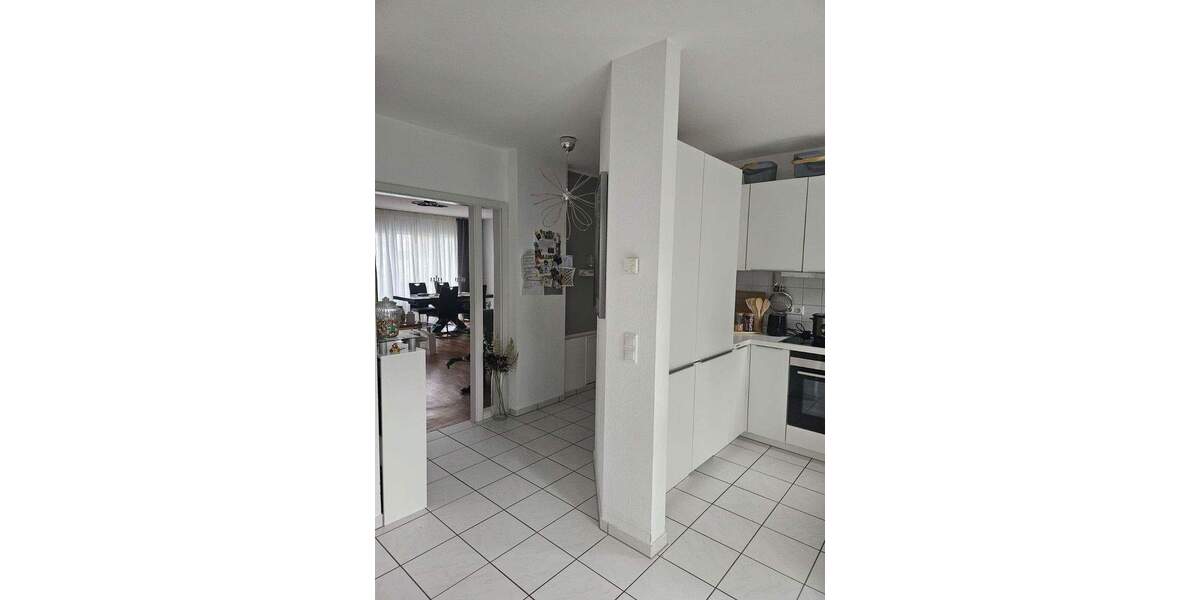 Provisionsfrei! Ruhige 3,5 Zimmer-ETW mit Balkon, Einbauküche, 2 Bädern, TG in gedämmter 8-MFH 3 zimmer